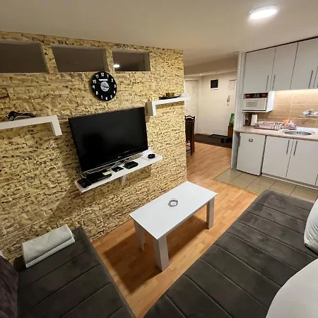 Carapan Apartment